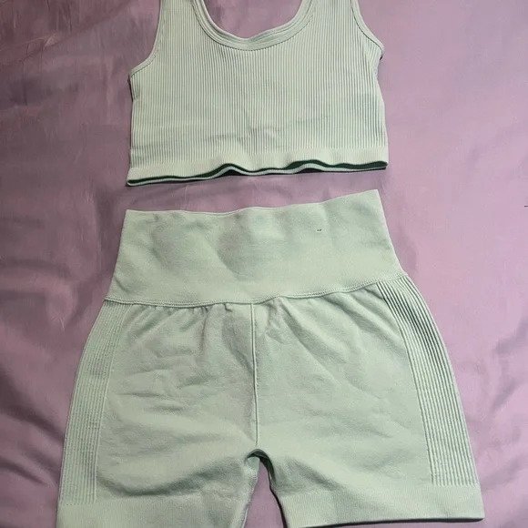 NWOT Forever 21 Light Green Ribbed Set - Picture 1 of 5